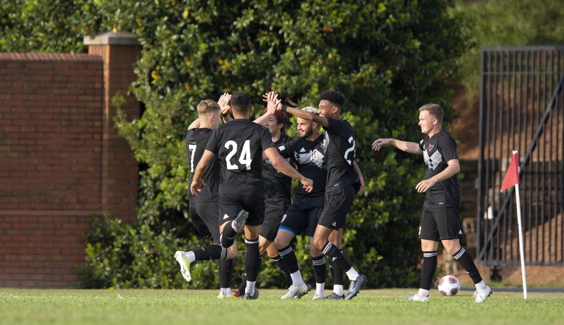 043021-gnr-spt-uncgsoccer